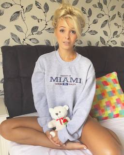 Jhenny Andrade feet photo 16
