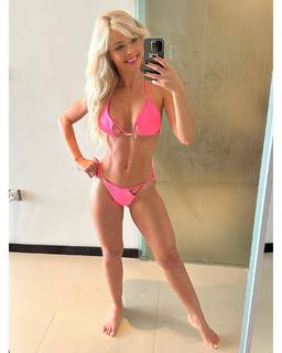 Jhenny Andrade feet photo 10