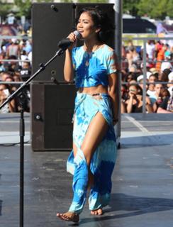 Jhené Aiko feet photo thumbnail