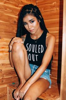 Jhené Aiko feet photo thumbnail