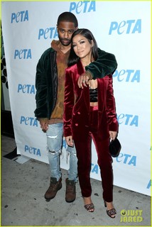 Jhené Aiko feet photo thumbnail