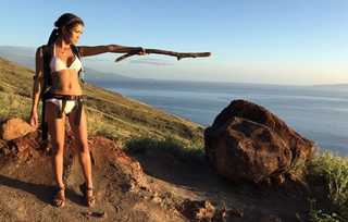 Jhené Aiko feet photo thumbnail