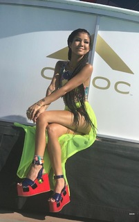 Jhené Aiko feet photo thumbnail