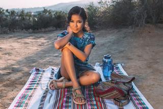 Jhené Aiko feet photo thumbnail