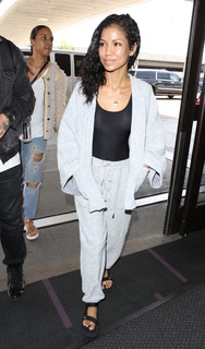 Jhené Aiko feet photo thumbnail