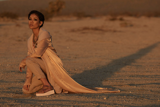 Jhené Aiko feet photo thumbnail
