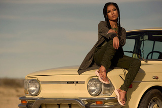 Jhené Aiko feet photo thumbnail