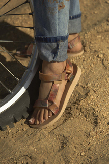 Jhené Aiko feet photo thumbnail