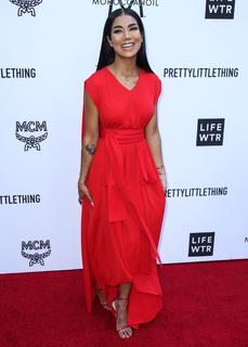Jhené Aiko feet photo thumbnail