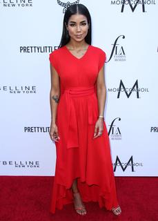 Jhené Aiko feet photo thumbnail