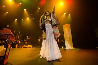 Jhené Aiko feet photo thumbnail