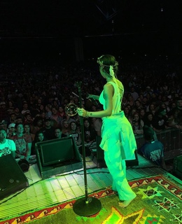 Jhené Aiko feet photo thumbnail