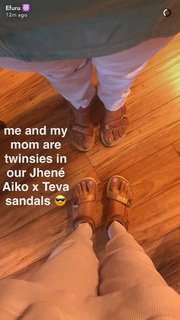 Jhené Aiko feet photo thumbnail