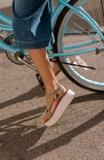 Jhené Aiko feet photo thumbnail