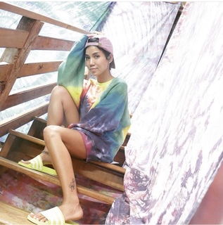 Jhené Aiko feet photo thumbnail