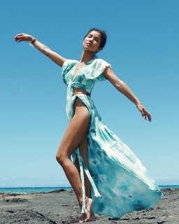 Jhené Aiko feet photo thumbnail