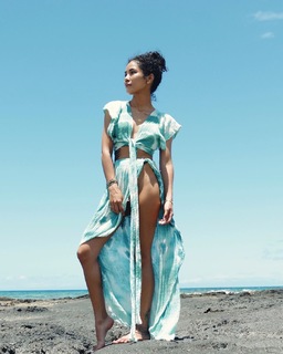 Jhené Aiko feet photo thumbnail