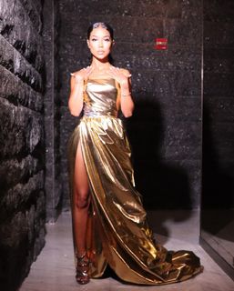 Jhené Aiko feet photo thumbnail