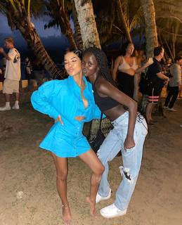 Jhené Aiko feet photo thumbnail