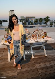 Jhené Aiko feet photo thumbnail