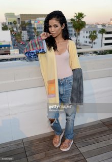Jhené Aiko feet photo thumbnail