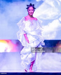 Jhené Aiko feet photo thumbnail