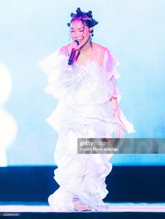 Jhené Aiko feet photo thumbnail