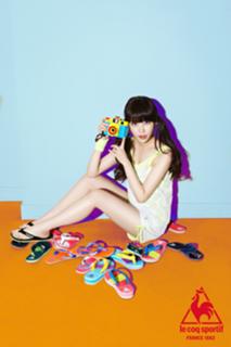 Ji-eun Lee feet photo thumbnail