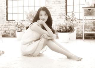 Ji-eun Lee feet photo thumbnail