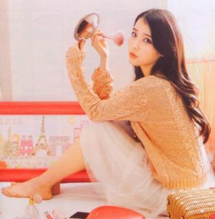 Ji-eun Lee feet photo thumbnail