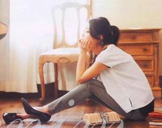 Ji-eun Lee feet photo thumbnail