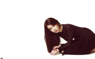 Ji-eun Lee feet photo thumbnail