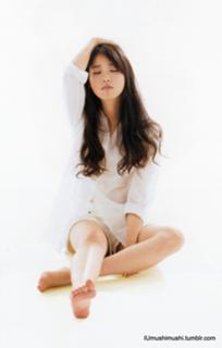Ji-eun Lee feet photo thumbnail