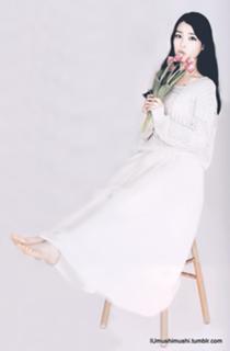 Ji-eun Lee feet photo thumbnail