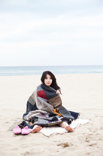 Ji-eun Lee feet photo thumbnail