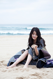 Ji-eun Lee feet photo thumbnail