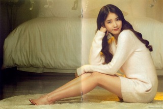 Ji-eun Lee feet photo thumbnail