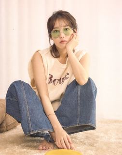 Ji-eun Lee feet photo thumbnail