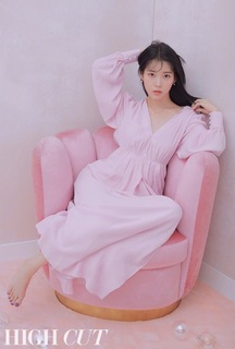 Ji-eun Lee feet photo thumbnail