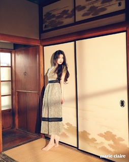 Ji-eun Lee feet photo thumbnail