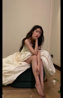 Ji-eun Lee feet photo thumbnail