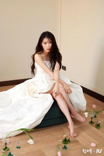 Ji-eun Lee feet photo thumbnail