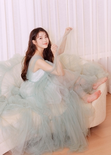 Ji-eun Lee feet photo thumbnail