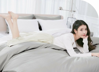 Ji-eun Lee feet photo thumbnail