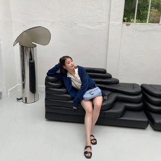 Ji-eun Lee feet photo thumbnail