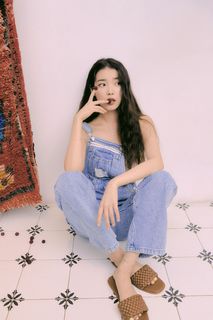 Ji-eun Lee feet photo thumbnail