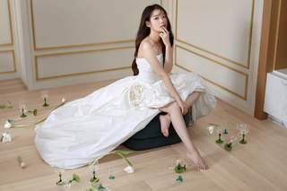 Ji-eun Lee feet photo thumbnail