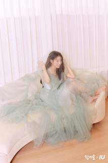 Ji-eun Lee feet photo thumbnail