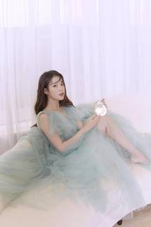 Ji-eun Lee feet photo thumbnail