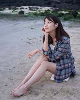 Ji-eun Lee feet photo thumbnail